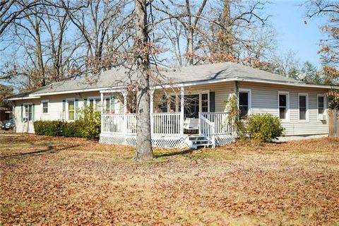 Photo of 1526 Woodland Street, Monroe, LA 71291 (MLS # NO2543875)