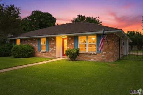 Photo of 3053 Dena Lynn Ave Ave, Baton Rouge, LA 70816 (MLS # BR2026011346)