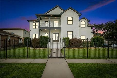 Photo of 127 Porteous Street St, New Orleans, LA 70124 (MLS # NO2541907)