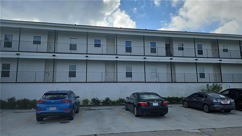 Photo of 4504 Pontchartrain Drive, New Orleans, LA 70112 (MLS # NO2552184)