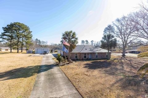 Photo of 17386 Wirth Place Rd, Prairieville, LA 70769 (MLS # BR2026002450)