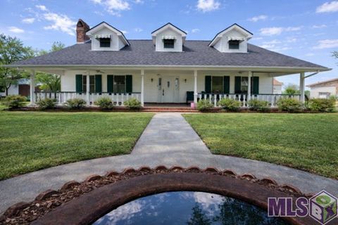 Photo of 4126 Bayouside Dr Dr, Houma, LA 70363 (MLS # BY2026006532)