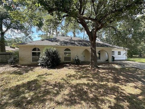 Photo of 106 Hemlock Court Ct, Slidell, LA 70458 (MLS # NO2555320)