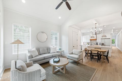 Photo of 325e Bacque Crescent Dr, Lafayette, LA 70503 (MLS # 2500000798)