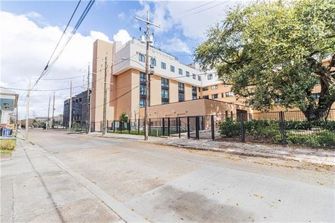 Photo of 625 Jackson Avenue Ave, New Orleans, LA 70130 (MLS # NO2547540)