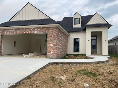 Photo of 302 Queenstown Avenue, Youngsville, LA 70592 (MLS # 2500001467)