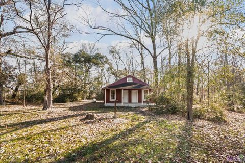 Photo of 7612 Stirling Rd Rd, St. Francisville, LA 70775 (MLS # BR2026002503)