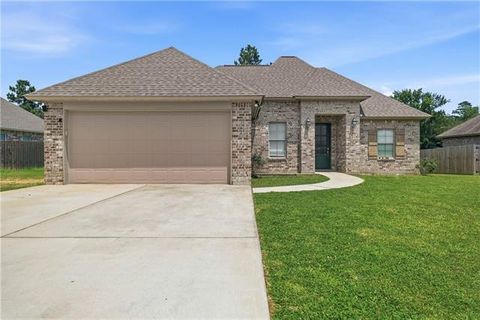 Photo of 4549 Hathern Drive DR, Pineville, LA 71360 (MLS # CN2559903)