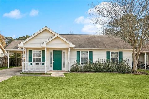 Photo of 70076 6th Street St, Covington, LA 70433 (MLS # NO2541441)
