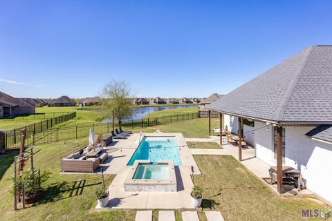 Photo of 4180 Bayou Plantation Dr, Addis, LA 70710 (MLS # BR2026004847)