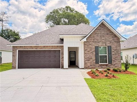 Photo of 43526 Mclain Lane, Hammond, LA 70403 (MLS # NO2551114)