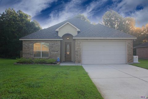 Photo of 23372 Conifer Dr Dr, Denham Springs, LA 70726 (MLS # BR2026009860)