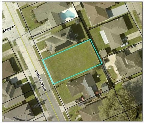 Photo of 5741 Campus Boulevard Blvd, New Orleans, LA 70126 (MLS # NO2542241)