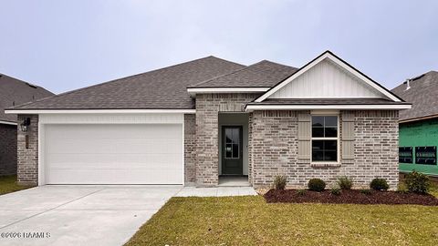 Photo of 135 Lake Ridge Drive, Broussard, LA 70518 (MLS # 2600000978)