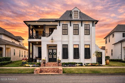 Photo of 304 Bella Vista Parkway, Youngsville, LA 70592 (MLS # 2600000219)