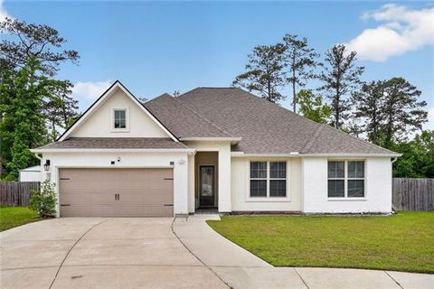 Photo of 67561 Emerald Dove Drive Dr, Covington, LA 70433 (MLS # NO2554825)