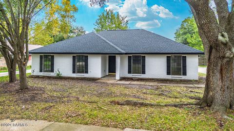 Photo of 213 Presbytere Parkway, Lafayette, LA 70503 (MLS # 2600003984)