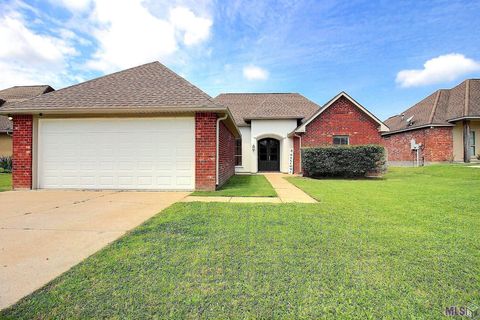 Photo of 31025 Lake Spring Dr Dr, Walker, LA 70785 (MLS # BR2026007984)