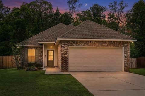 Photo of 22434 Gemstone Place Lane Pl, Robert, LA 70455 (MLS # NO2551311)