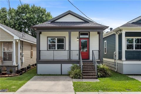 Photo of 1820 Palfrey Street, Gretna, LA 70053 (MLS # NO2554407)