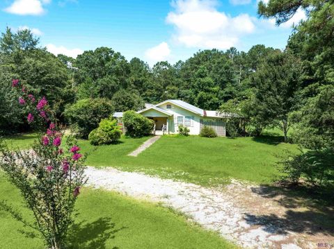 Photo of 18049 Bens Ford Road RD, Bogalusa, LA 70427 (MLS # BR2026012857)