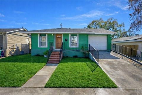 Photo of 137 Georgetown Drive Dr, Kenner, LA 70065 (MLS # NO2541912)