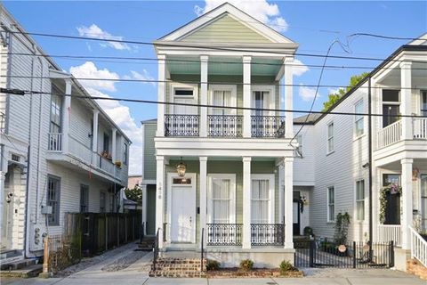 Photo of 1418 Melpomene Street St, New Orleans, LA 70130 (MLS # NO2548353)