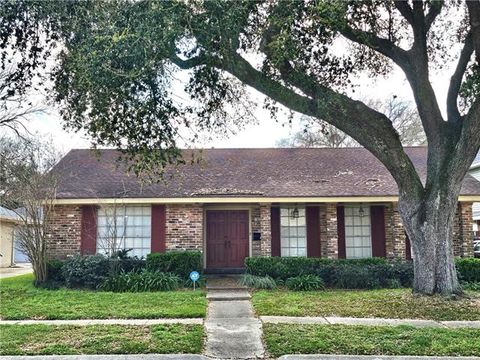 Photo of 3827 Mimosa Drive Dr, New Orleans, LA 70131 (MLS # NO2545628)
