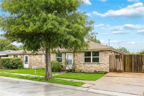 Photo of 4428-30 W Metairie Avenue AVE, Metairie, LA 70001 (MLS # NO2555993)