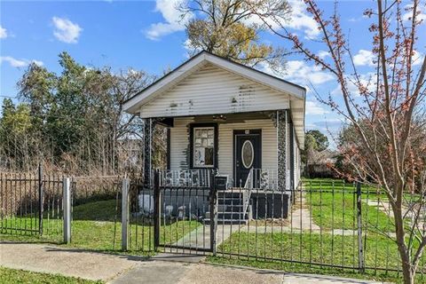 Photo of 1518 Leboeuf Street St, New Orleans, LA 70114 (MLS # NO2542994)