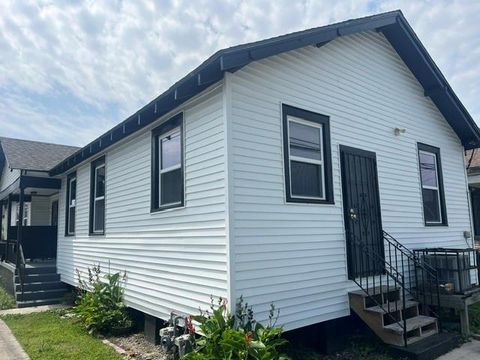 Photo of 2269 N Prieur Street St, New Orleans, LA 70117 (MLS # NO2555791)