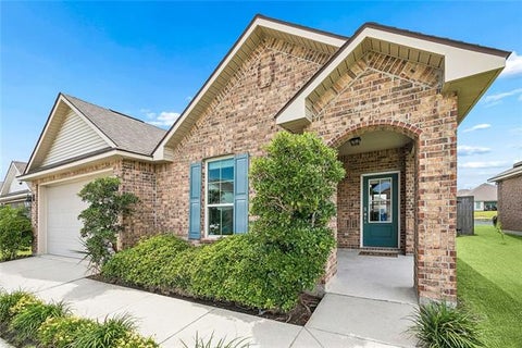 Photo of 125 E Lake Court CT, Slidell, LA 70461 (MLS # NO2567602)