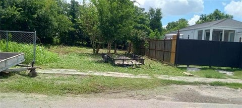 Photo of 2409 Flood Street St, New Orleans, LA 70117 (MLS # NO2572742)