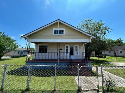 Photo of 304 Leboeuf Street St, New Orleans, LA 70114 (MLS # NO2561428)