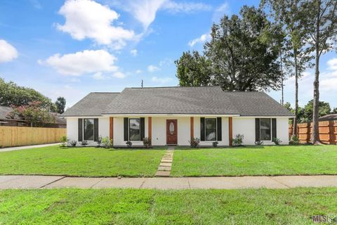 Photo of 13734 Buckley Ave Ave, Baton Rouge, LA 70816 (MLS # BR2026002872)