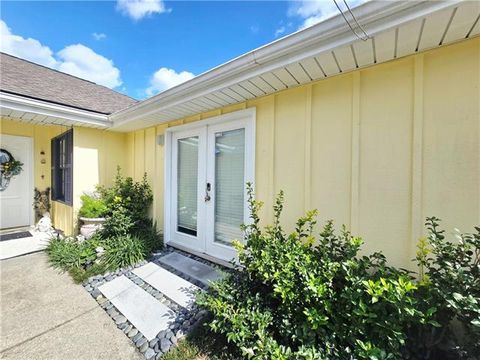 Photo of 405 Lynnmeade Road RD, Gretna, LA 70056 (MLS # NO2565937)