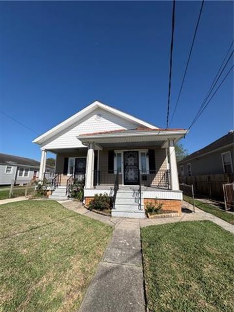 Photo of 5113 Spain Street Street St, New Orleans, LA 70122 (MLS # NO2547456)