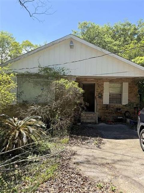 Photo of 4075 W Brookstown Drive Dr, Baton Rouge, LA 70805 (MLS # NO2552989)