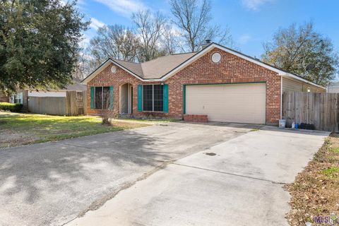 Photo of 17349 Cherry Creek Dr, Prairieville, LA 70769 (MLS # BR2026002221)