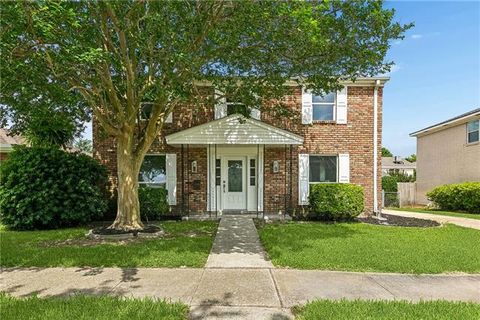 Photo of 33 Antigua Drive Dr, Kenner, LA 70065 (MLS # NO2559312)