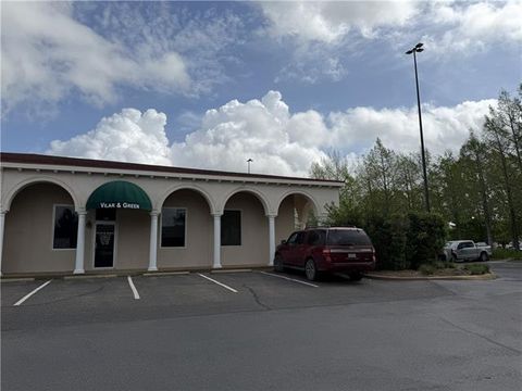 Photo of 1450 Dorchester Drive, Alexandria, LA 71301 (MLS # CN2551947)