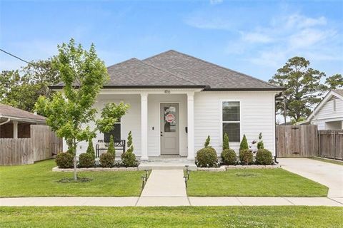 Photo of 416 N Cumberland Street St, Metairie, LA 70003 (MLS # NO2556876)