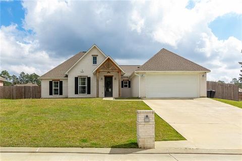 Photo of 4474 Hathern Drive, Pineville, LA 71360 (MLS # CN2546796)