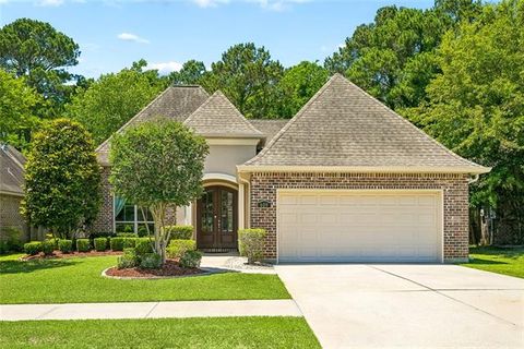 Photo of 609 Brown Thrasher N Loop LOOP, Madisonville, LA 70447 (MLS # NO2556579)