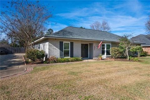 Photo of 4802 Warwick Boulevard Blvd, Alexandria, LA 71303 (MLS # CN2545190)