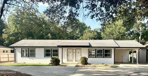 Photo of 1621 W Main Street, Ville Platte, LA 70586 (MLS # 2500003634)
