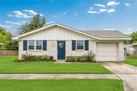 Photo of 1262 Luling Estates Drive Dr, Luling, LA 70070 (MLS # NO2560387)