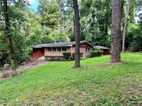 Photo of 201 Washington Street ST, Pineville, LA 71360 (MLS # CN2565234)