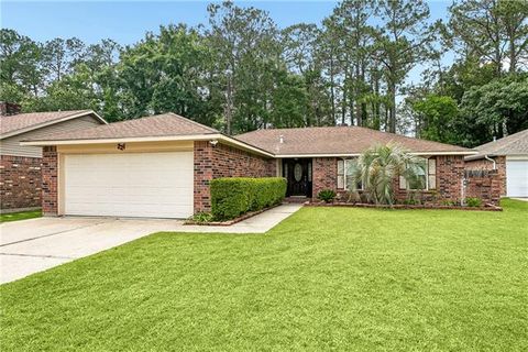 Photo of 221 W Queens Drive DR, Slidell, LA 70458 (MLS # NO2557359)