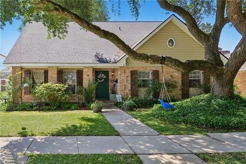 Photo of 3549 Silver Maple Court Ct, New Orleans, LA 70131 (MLS # NO2550742)